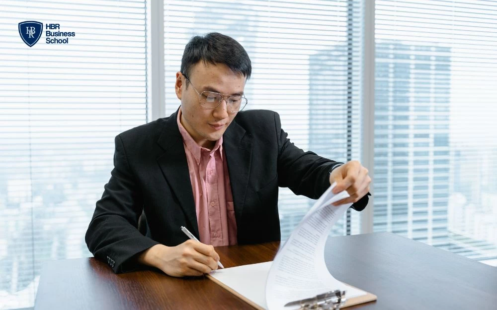 Giám đốc Marketing và Giám đốc truyền thông có mối quan hệ chặt chẽ