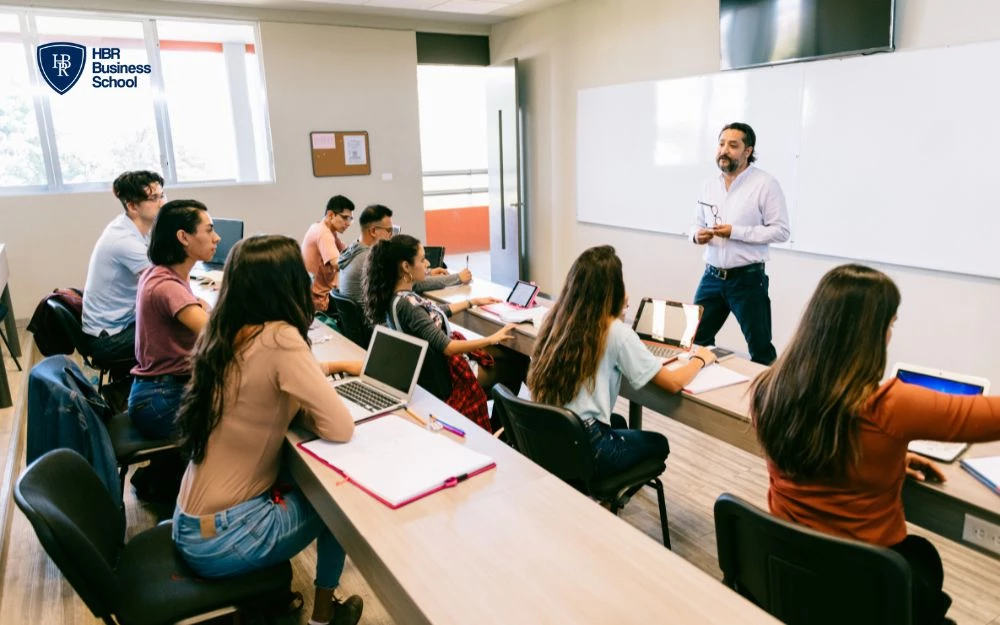 Học các ngành liên quan đến truyền thông có thể làm truyền thông số