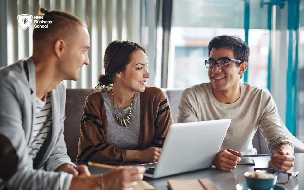 Kỹ năng giao tiếp giúp truyền đạt ý tưởng hiệu quả