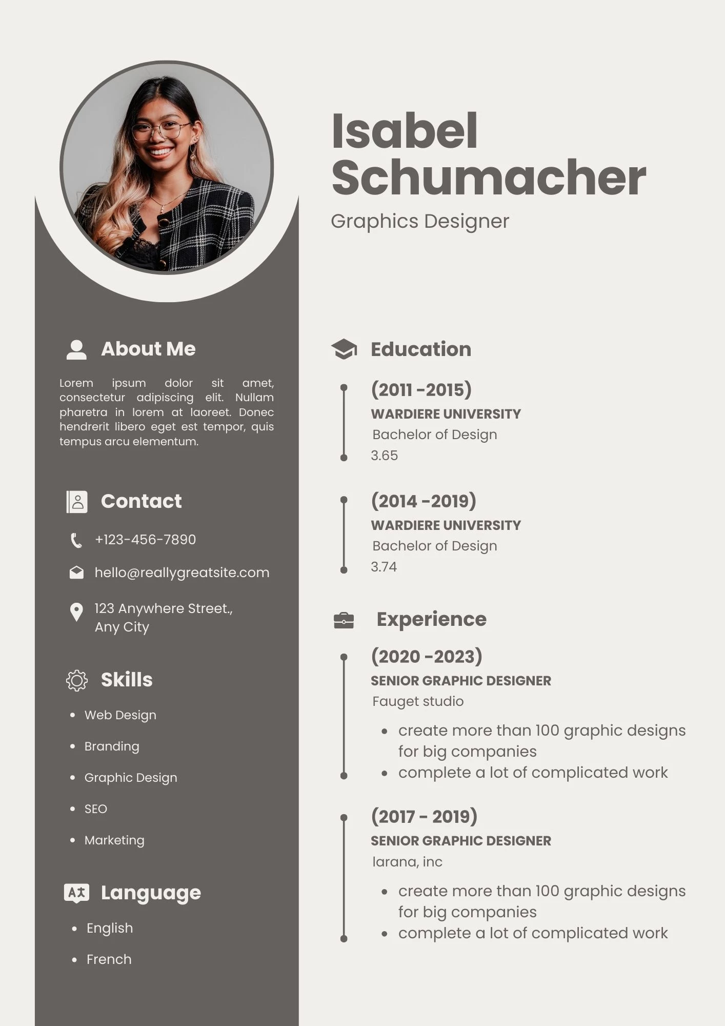 Mẫu CV Designer phong cách đơn giản, sử dụng ít màu sắc