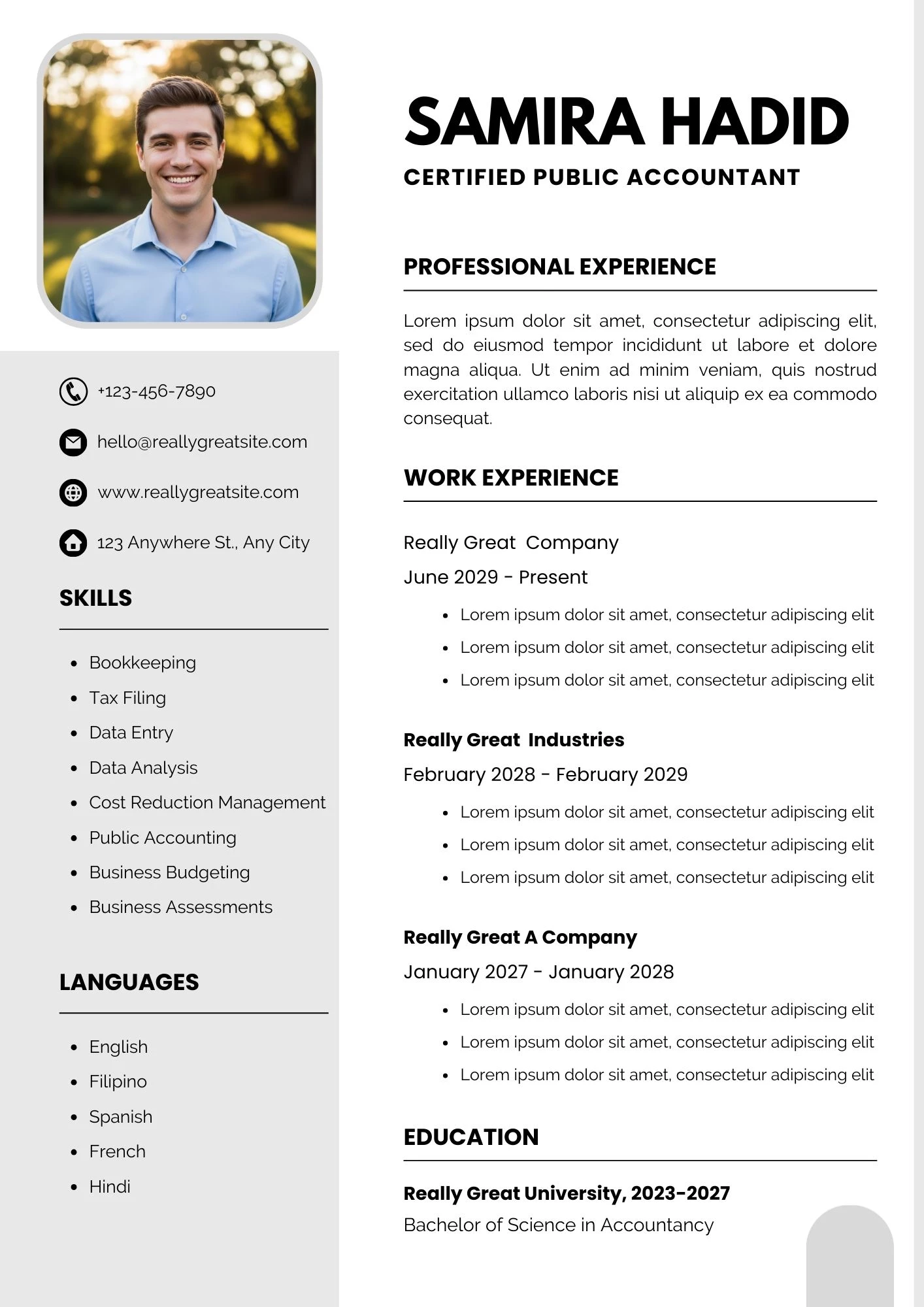 Mẫu CV Kế toán sử dụng gam màu trung tính, tạo cảm giác chuyên nghiệp