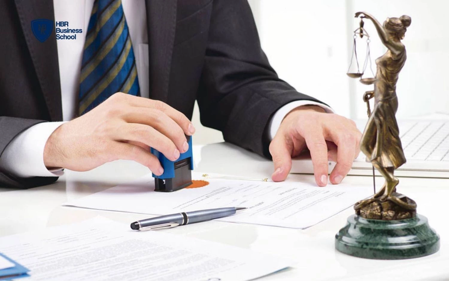 Công chứng và chứng thực là hai thủ tục pháp lý khác nhau