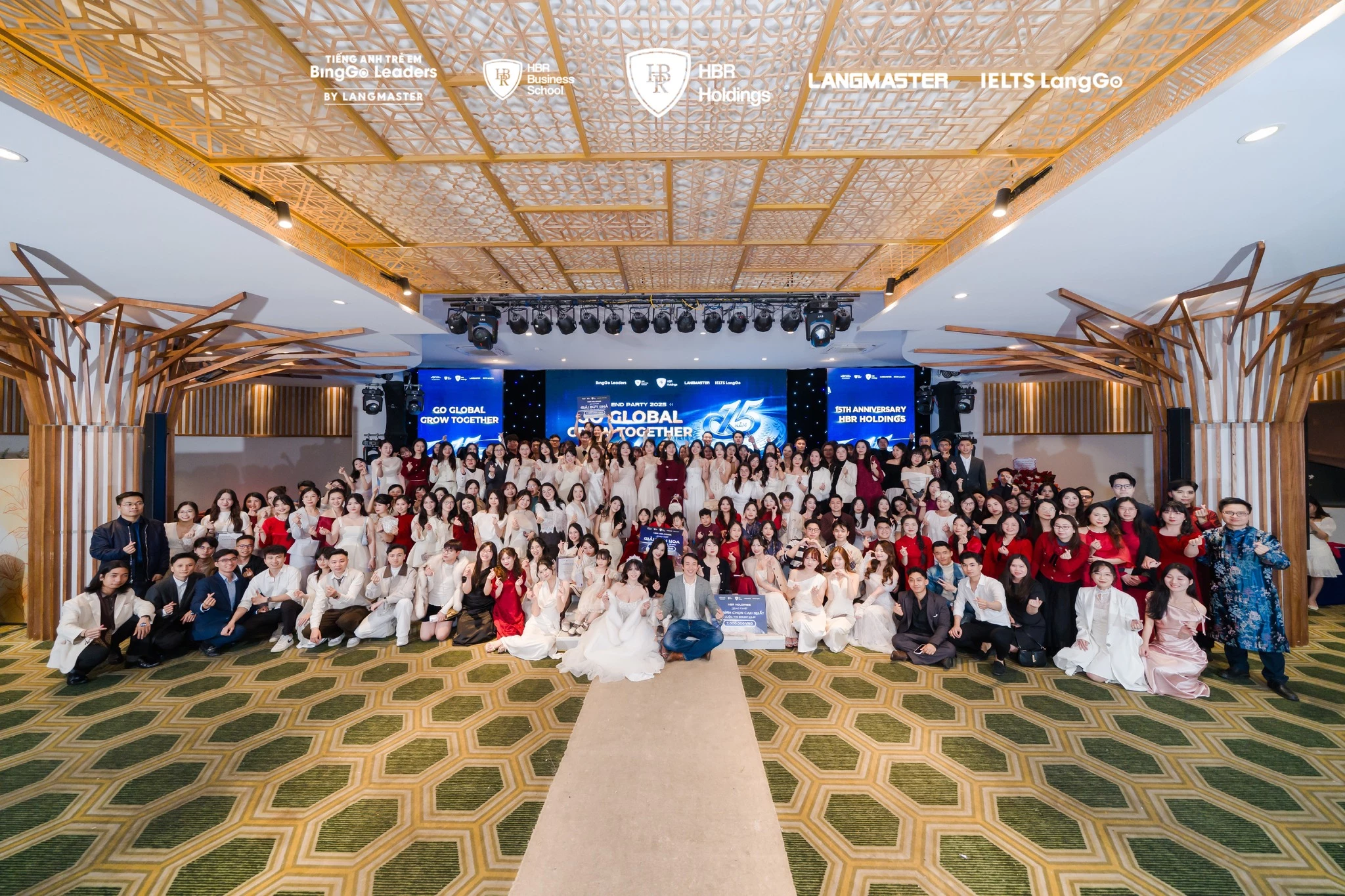 Đội ngũ nhân sự HBR Holdings hội tụ cùng nhau lan tỏa các giá trị cốt lõi và tinh thần học hỏi không ngừng trong mọi hoạt động của tổ chức.