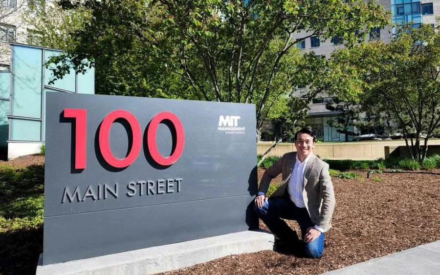 Chủ tịch Tony Dzung trực tiếp học tập tại MIT Sloan School of Management nhằm mang những tri thức quản trị tinh hoa nhất thế giới về đào tạo đội ngũ nhân sự tập đoàn.