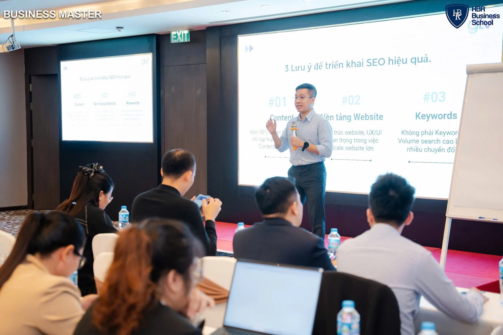 Chuyên gia trực tiếp chia sẻ những kiến thức thực chiến về SEO và quản trị giúp nhân sự HBR Holdings không ngừng nâng chuẩn năng lực chuyên môn.