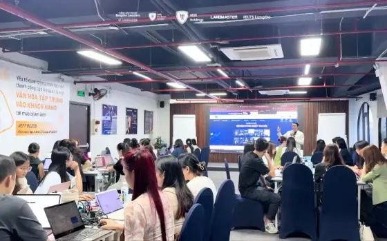 Đội ngũ HBR Holdings thực hành xây dựng và đóng gói Skill nhằm ứng dụng AI vào quy trình công việc.