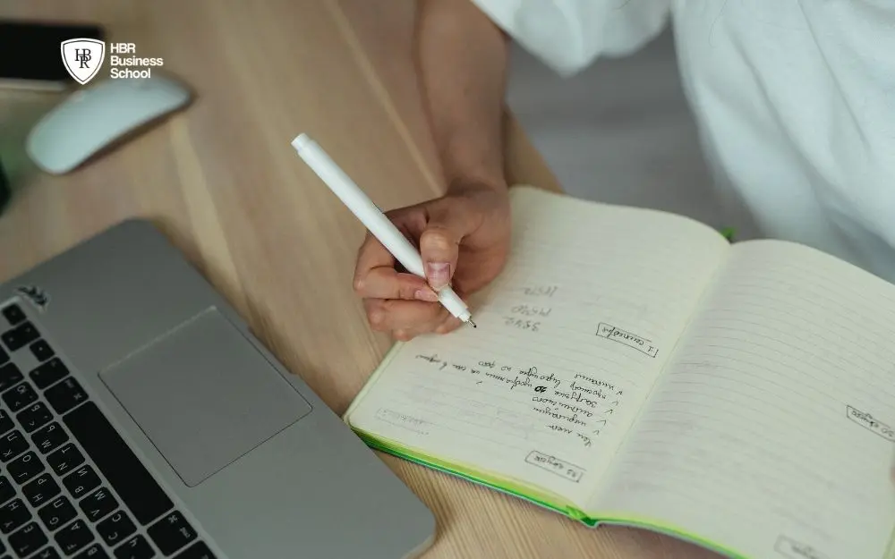 Học ngành gì để làm hành chính nhân sự?